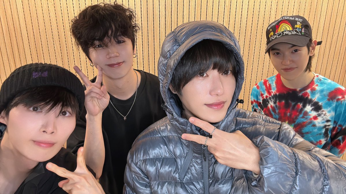 Pattern_5's tweet image. [#Pattern]

패턴은 연습 끝~✨
페어링은 날씨가 추워졌으니까 
감기 조심하기!🧣

#패턴 #pattern
#지누 #Jinu 
#제이제이 #JJ
#쿤 #koon 
#쿄  #Kyo 
#해민  #Haemin