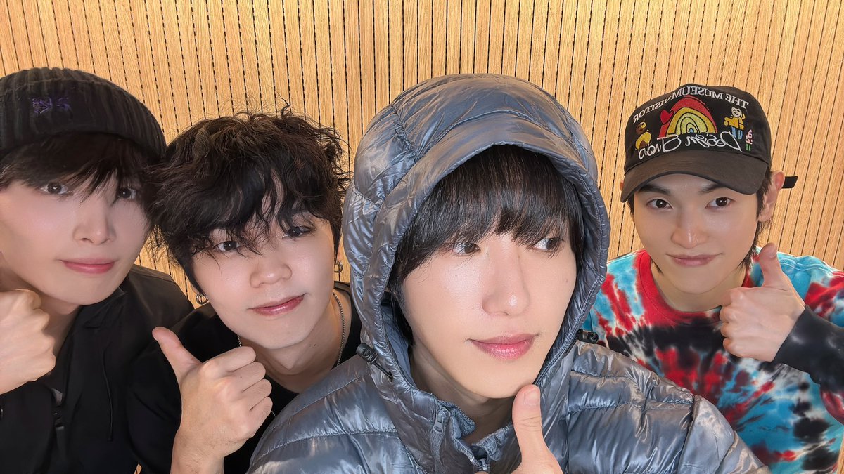 Pattern_5's tweet image. [#Pattern]

패턴은 연습 끝~✨
페어링은 날씨가 추워졌으니까 
감기 조심하기!🧣

#패턴 #pattern
#지누 #Jinu 
#제이제이 #JJ
#쿤 #koon 
#쿄  #Kyo 
#해민  #Haemin