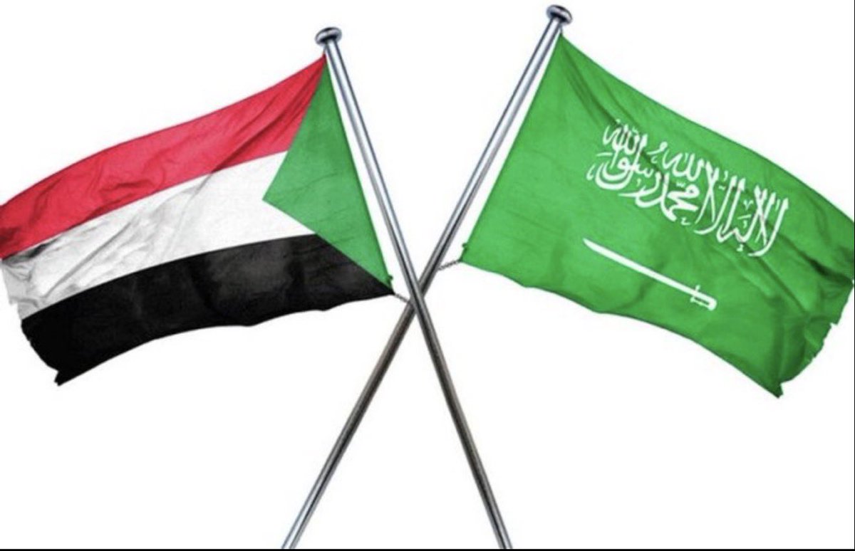 اهلنا في السودان والله نحبكم منذ زمن …
ولي عهدنا #محمد_بن_سلمان ترجم محبتنا لكم بطريقته …

#السودان