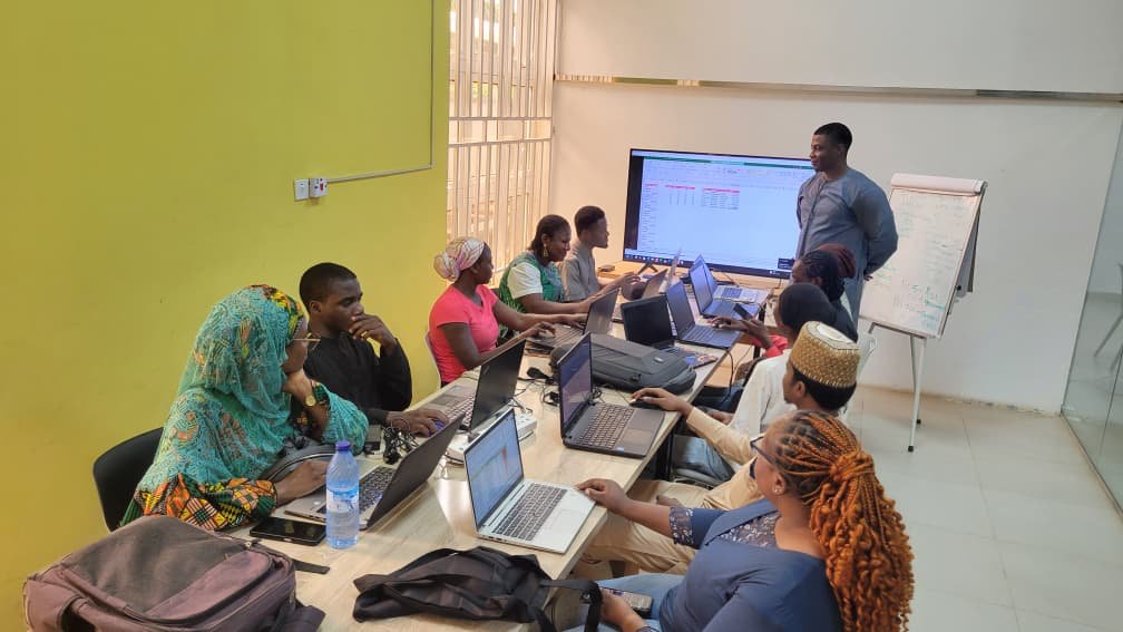 ahmed_onchain's tweet image. If you’re building a career in data, one of the smartest moves you can make is to master the basics first. That’s exactly what we do every Friday #excelfridays — step-by-step, beginner-friendly, and practical learning designed to strengthen your data foundation.