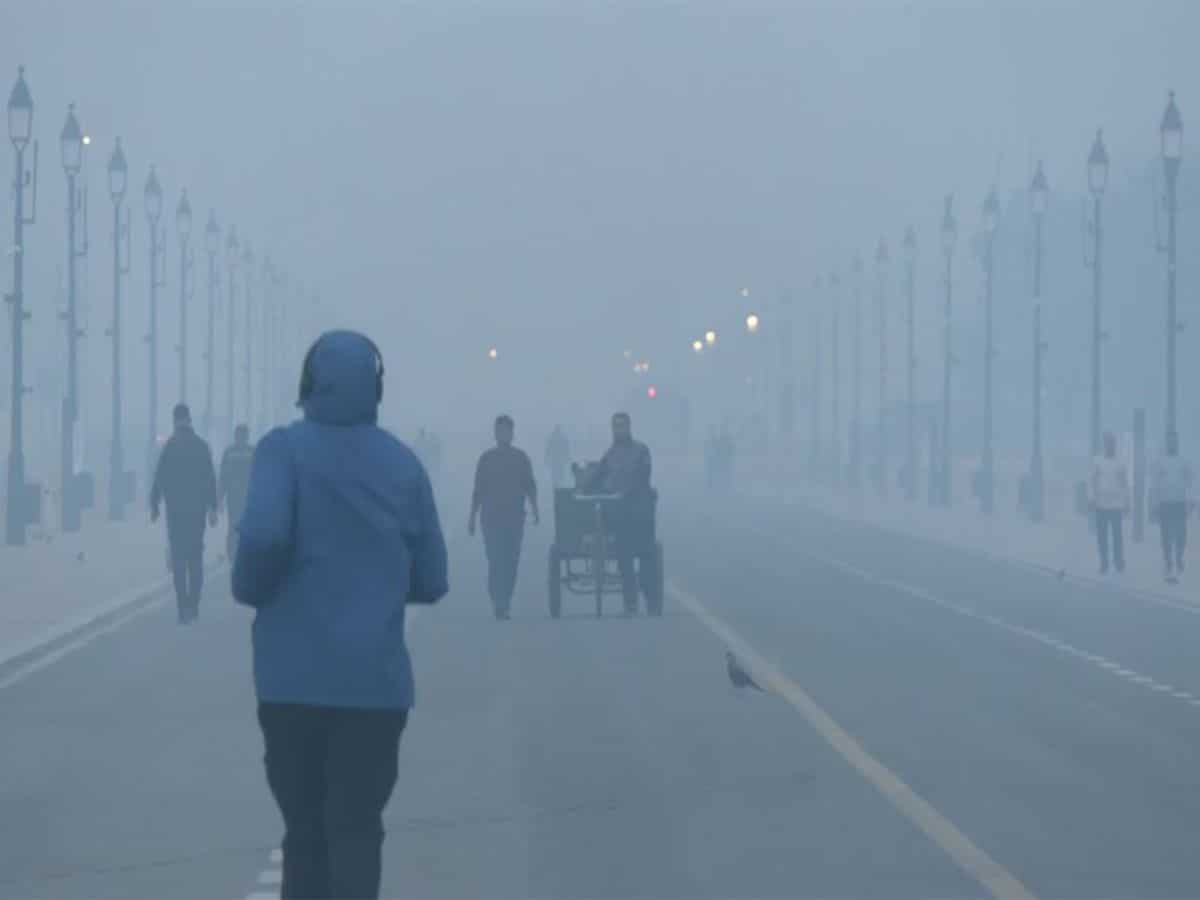 What do you all think are these people running in early morning for maintaining and making their health good or even worse than before ? And what are the steps you are taking to save the life of citizens who pays you in form of tax?   <a href="/CPCB_OFFICIAL/">Central Pollution Control Board</a> @CAQMIndia