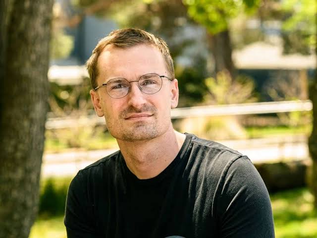 cryptolavi01's tweet image. Hey crypto fam,  Jesse Pollak (yep, Base co-founder) dropping his own token #jesse on Nov 21

Will it hit top exchanges like #BingX , Bitget Bybit
 backed by a true visionary, this token could shake things up in the best way.
#Cryptolunch #BaseEcosystem #BingX