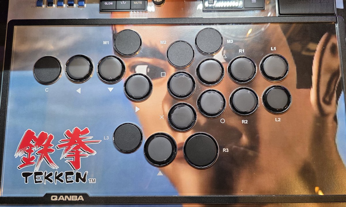 #QanbaSapphire
3個以上ボタンを潰したい時に目隠しキャップが足りなくてテープで塞いでたんですがfilcoの頂用のキーキャップがバッチリ流用できました。
こういう部品をちゃんと販売するとか大事だよな・・・。小銭しか売上にならずfilcoには申し訳ない気持ちだけど。