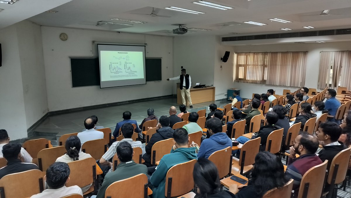 chm_iiserb's tweet image. It was a great pleasure to host Prof. Subhajit Bandyopadhyay, @iiserkol  and listen to his exciting talk on &quot;Setting dynamic molecules in action with light&quot; @chm_iiserb @iiserbhopal