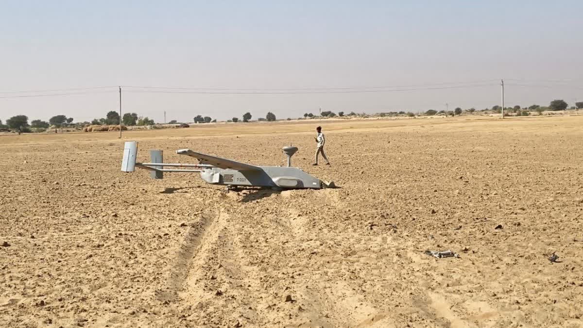 OSPSF's tweet image. An Israeli-made drone of the Indian Air Force, a IAI Searcher, has just crashed in a field near in  Ramgarh, Jaisalmer, India, following an engine malfunction.