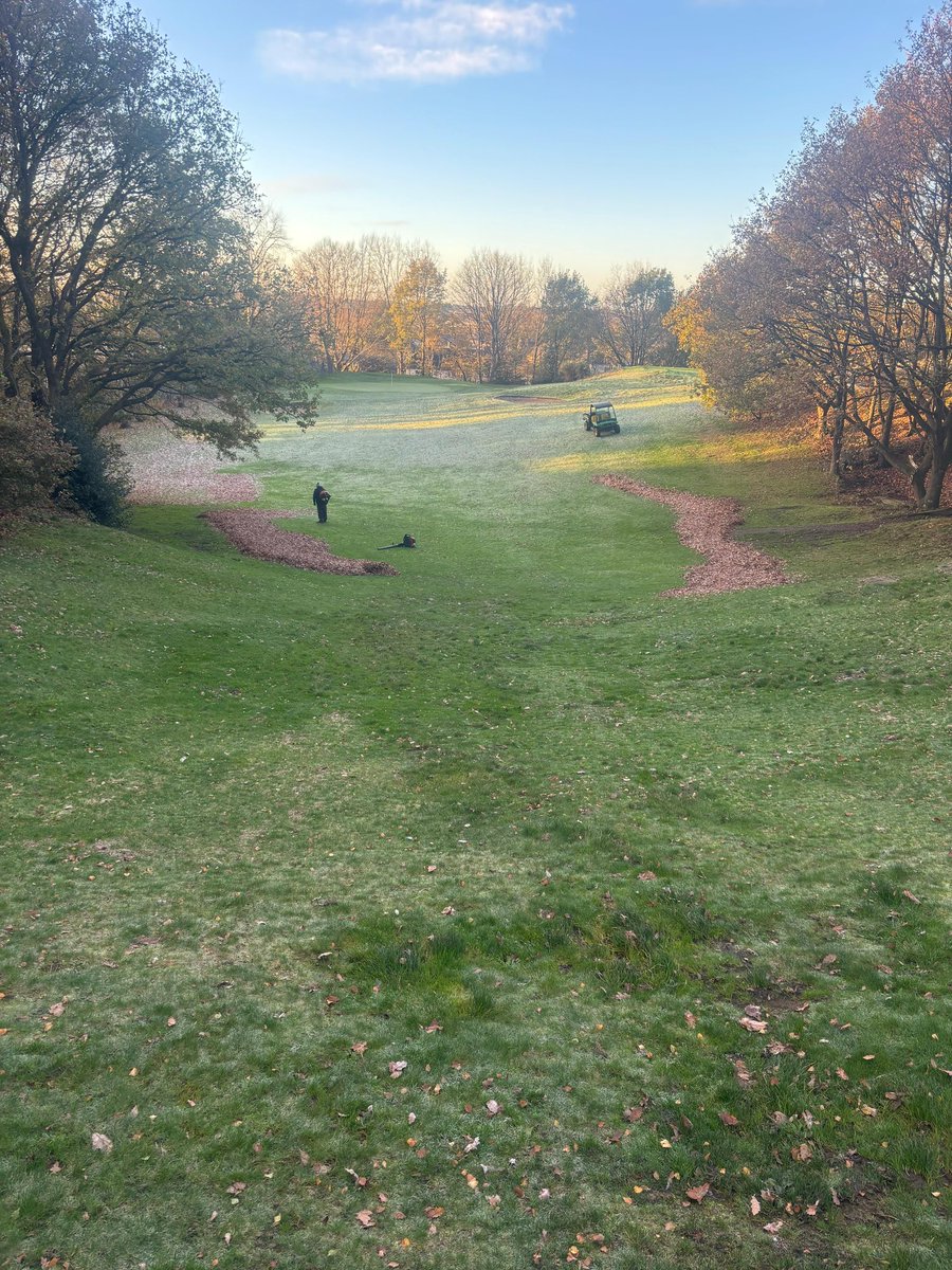 PrestwichGC's tweet image. More leaf removal content! #PGC