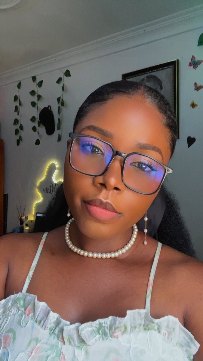 aadunolowosibi's tweet image. Hi, I&apos;m Mira. Chef, booklover, haircare enthusiast &amp;amp; a storyteller/creative building  a career in marketing.

Here, I share the food I make, books I’m reading, stories I’m living, and  the career I&apos;m buildng.

Follow along for food, books, and the messy bits of adulting😅😮‍💨