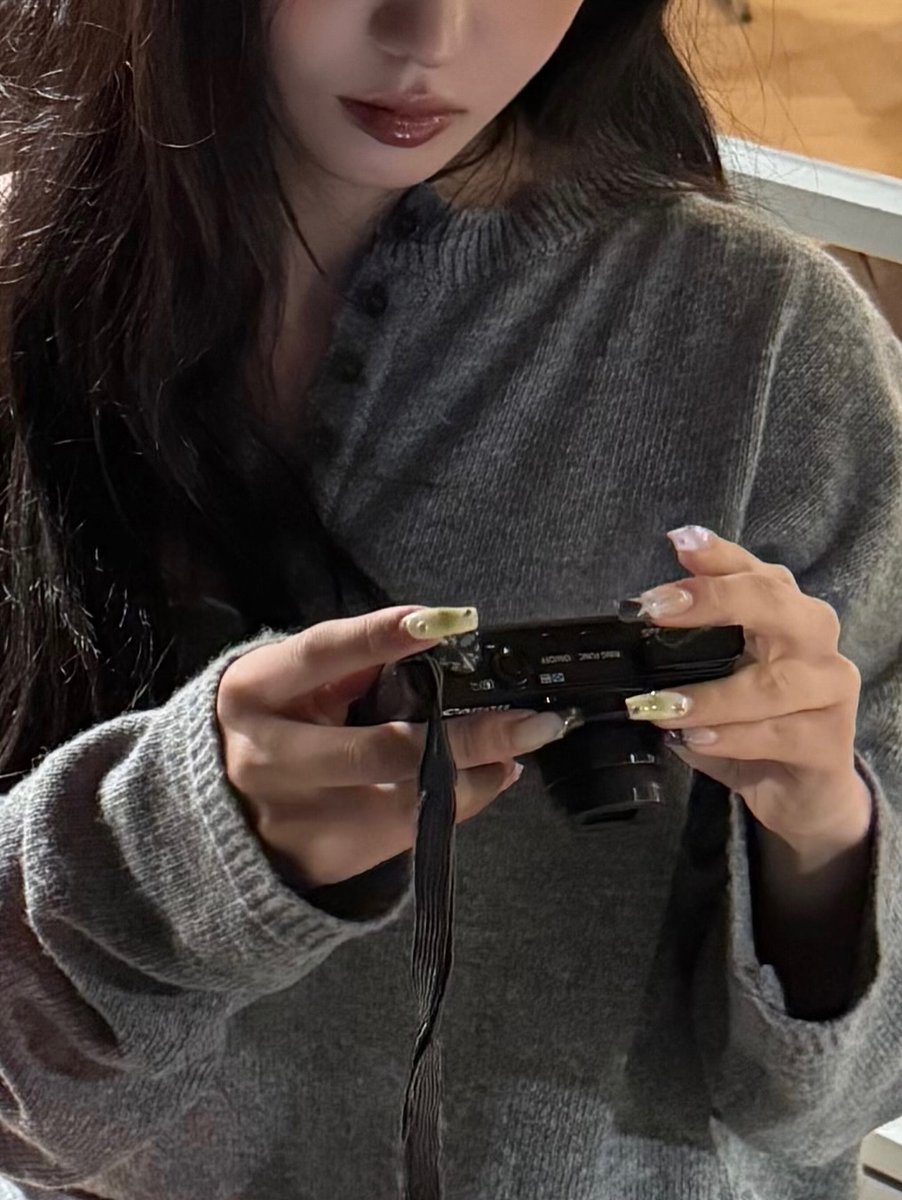 fiq_D_flover's tweet image. [🐑 rosieline_] -Instagram Update-

Coming...., 𝒽𝑜𝓁𝒾𝒹𝒶𝓎🎄🎅🏻🔔❄️⛄️🌨️

#노지선 #RohJisun