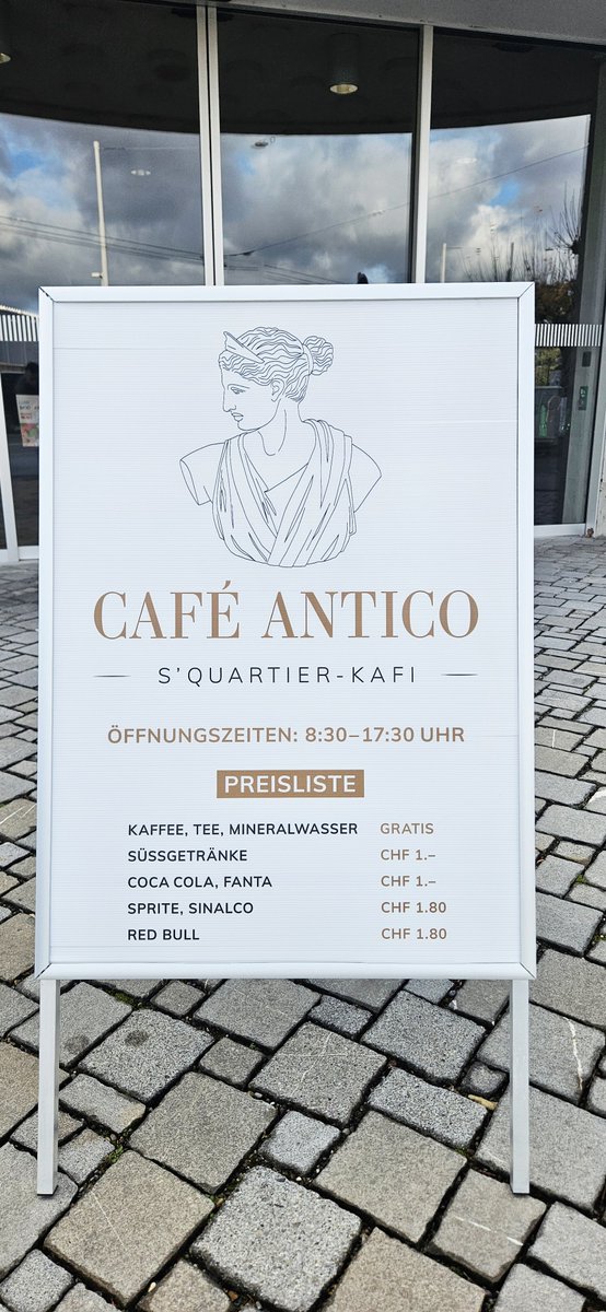 LighthouseZH's tweet photo. 𝗖𝗔𝗙É 𝗔𝗡𝗧𝗜𝗖𝗢 im Zürcher Lighthouse 🌿☕
Ein offenes Quartier-Kafi für Besucher, Angehörige &amp; Nachbarn.

Spendenbasis – Twint/Bar 💛Angebot siehe Webseite.

Täglich 8:30–17:30 / kommt vorbei😍

Im EG – im Sommer auch auf der Terrasse im Innenhof 🌞
https://t.co/7SZHa9PyxC https://t.co/BM8DaJQ0d9
