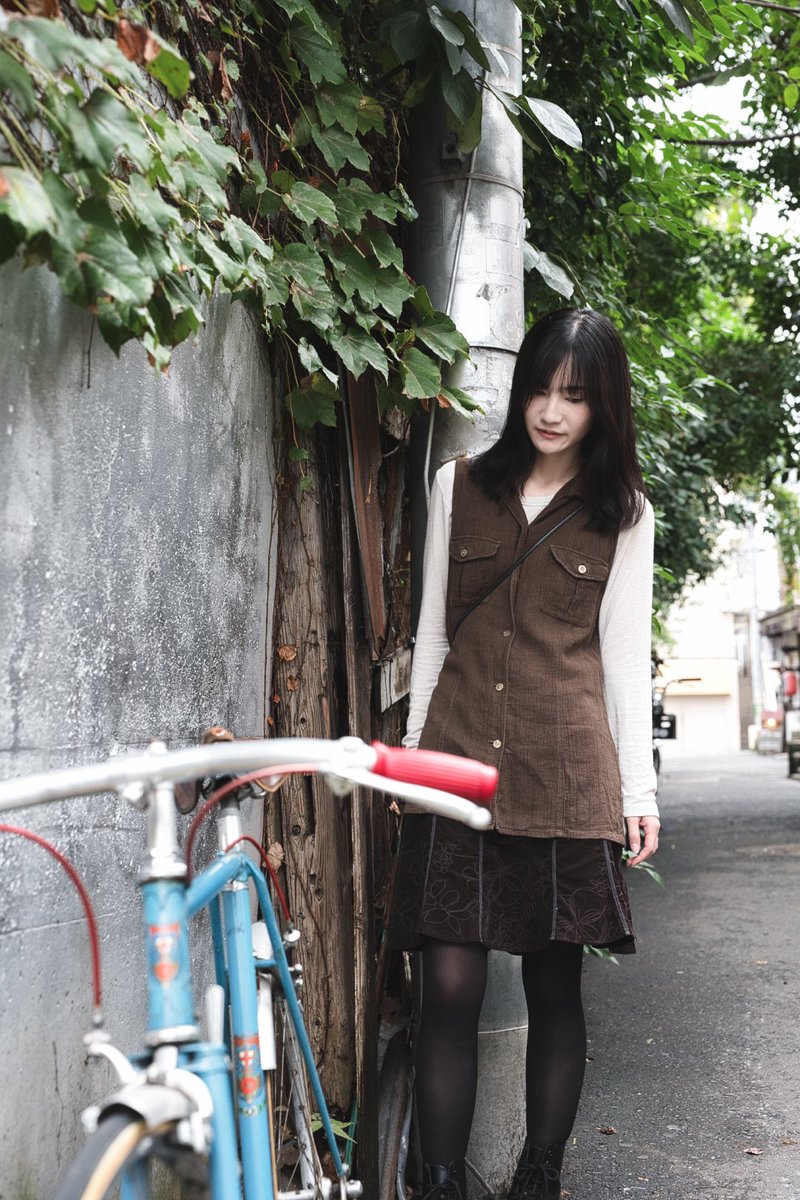 KanimenPhoto's tweet photo. Quiet moment in a hidden alley.
Soft light, soft steps — just a quiet breath in the city.

#portrait  #ポートレート #Photography https://t.co/wDMir8bRFC
