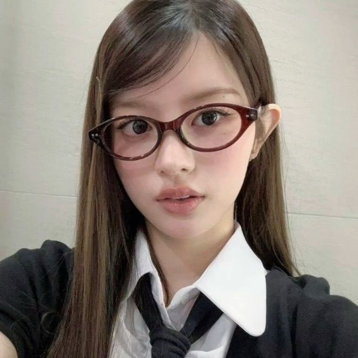 penghonie's tweet image. people saying that tarz*n is prettier that minju………..yeah wrap it up