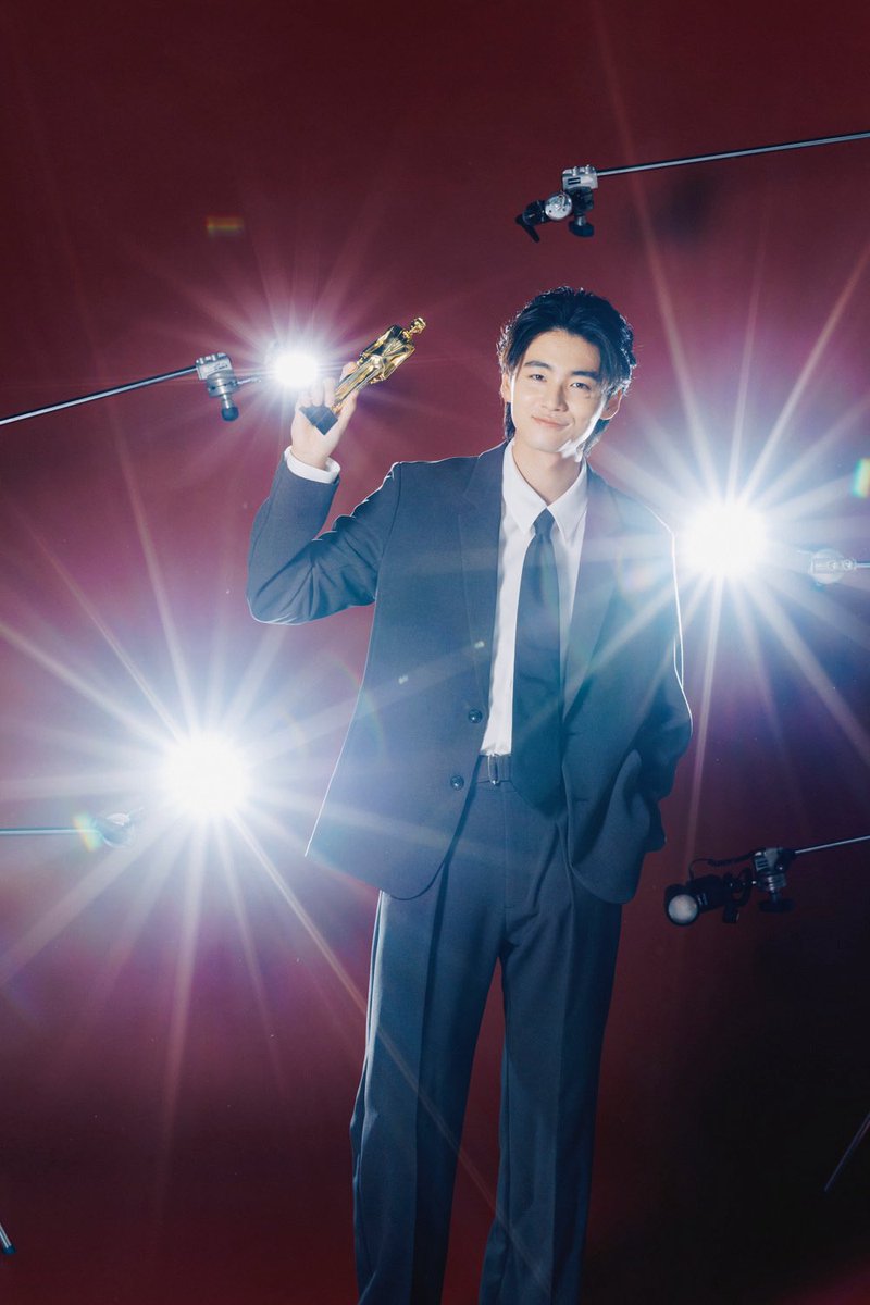 haruhi_iuchi712's tweet image. Duet12月号に登場しています！

休刊になってしまうのは凄く寂しいですが、これまでたくさんの新しい自分を見てもらえて嬉しかったです

ラストは今の僕が思い描く俳優人生のロードマップを話させてもらいました！

約1年間の連載ありがとうございました！！
#duet
#井内悠陽