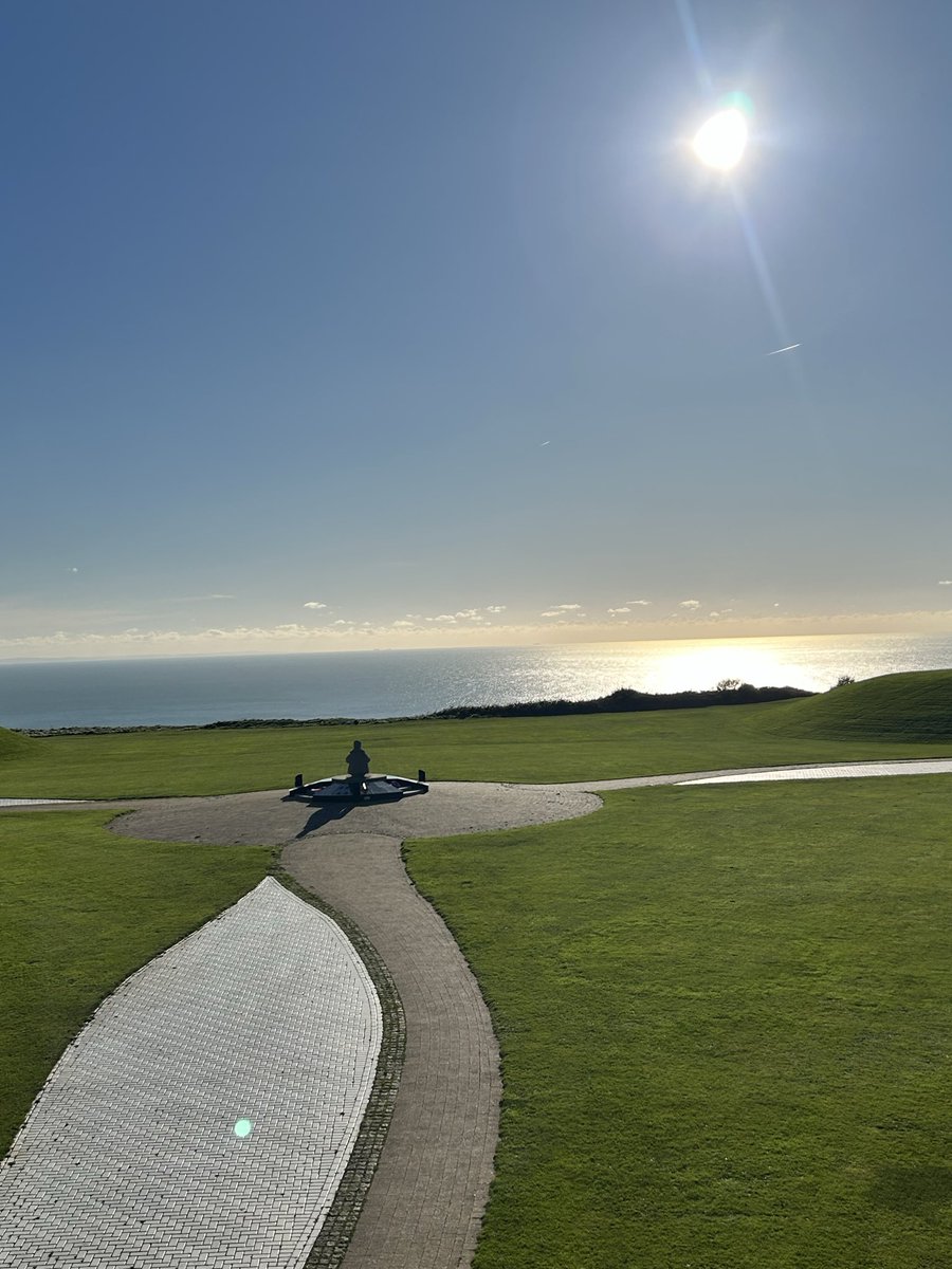 andyandyAH's tweet image. #raisethecolours