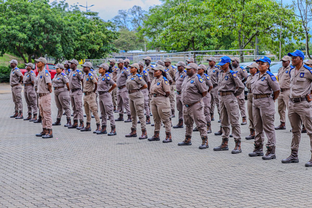 Dotransport's tweet image. This forms part of our national preparations for the Festive Season Road Safety Campaign, ensuring increased law enforcement visibility along high-risk routes during peak travel times

#RoadSafety