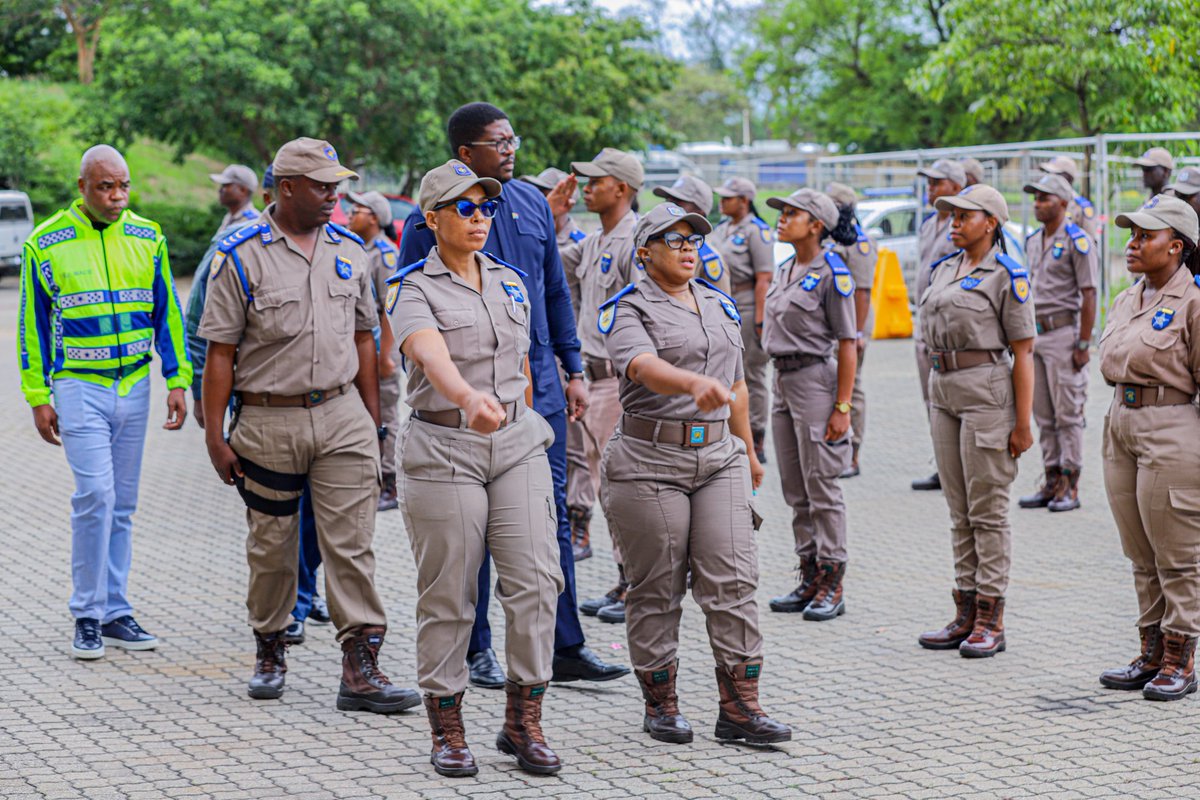 Dotransport's tweet image. This forms part of our national preparations for the Festive Season Road Safety Campaign, ensuring increased law enforcement visibility along high-risk routes during peak travel times

#RoadSafety