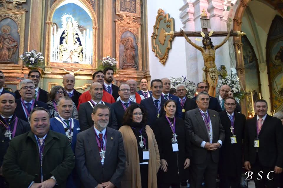 HOY ES JUEVES DEL SEÑOR

Por todas las Cofradías y Hermandades de la Unión de Hermandades y Cofradías de la Misericordia...

Padre nuestro...

Expiraste Jesús, pero tu muerte hizo brotar un manantial de vida para las almas y el océano de tu misericordia inundo todo el mundo.
