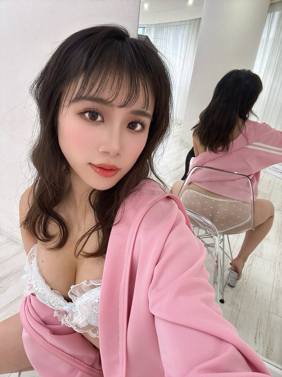 【大大大お知らせ‼️】

11/25(火)発売の『週刊実話ザ・タブー』さんに
撮り下ろしグラビアが掲載されます🫣.ᐟ.ᐟ
みんなで勝ち獲ったMVPのグラビアです🥹👑

ザ・タブーさんはアンケートが無いので、Amazonなどのレビューにぜひご協力ください( ߹  ߹ )

また発売したらお知らせします…♡