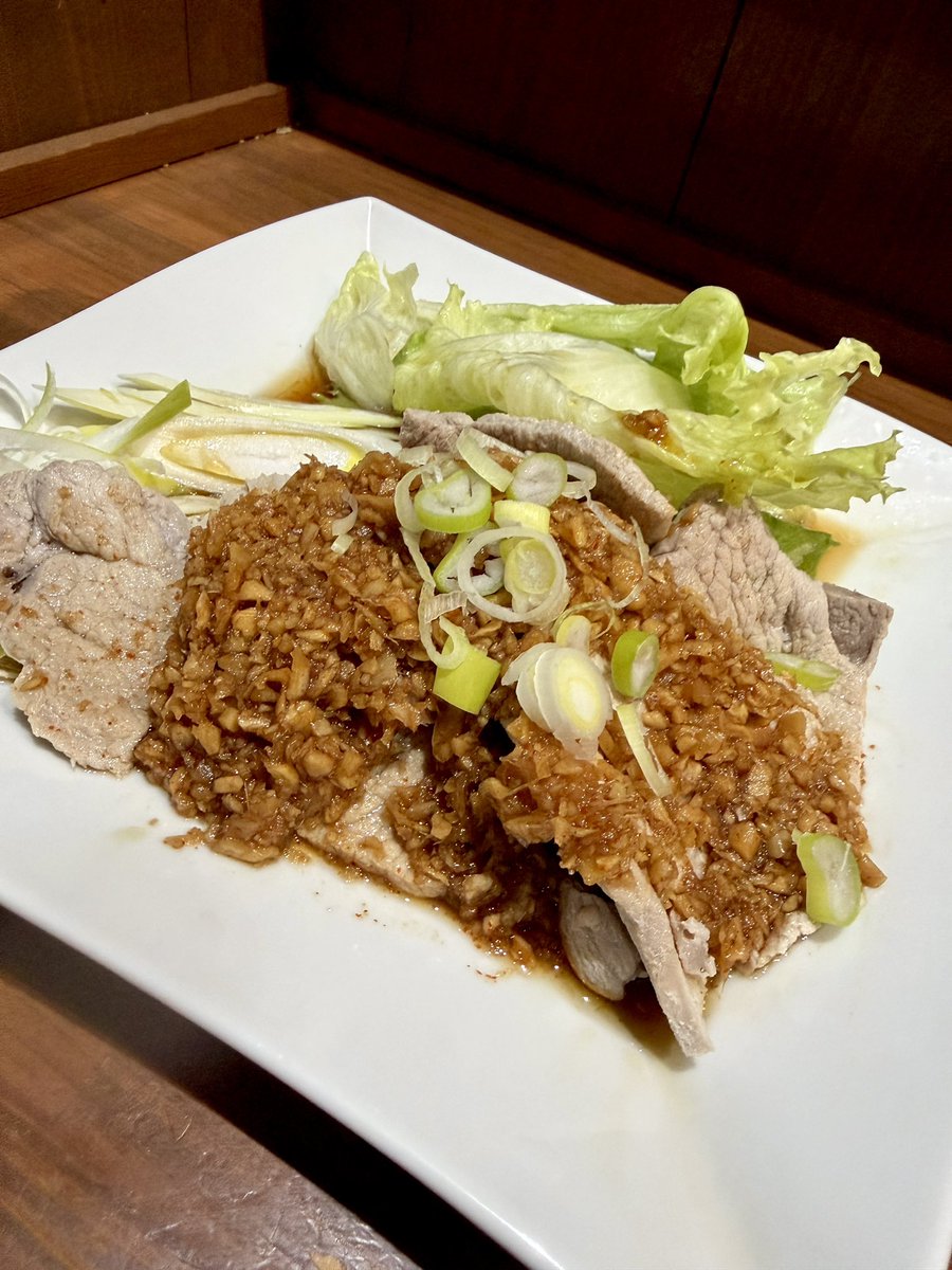 今日のまかない雲南肉1200円🧄にんにくと生姜たっぷりのピリ辛ソースは