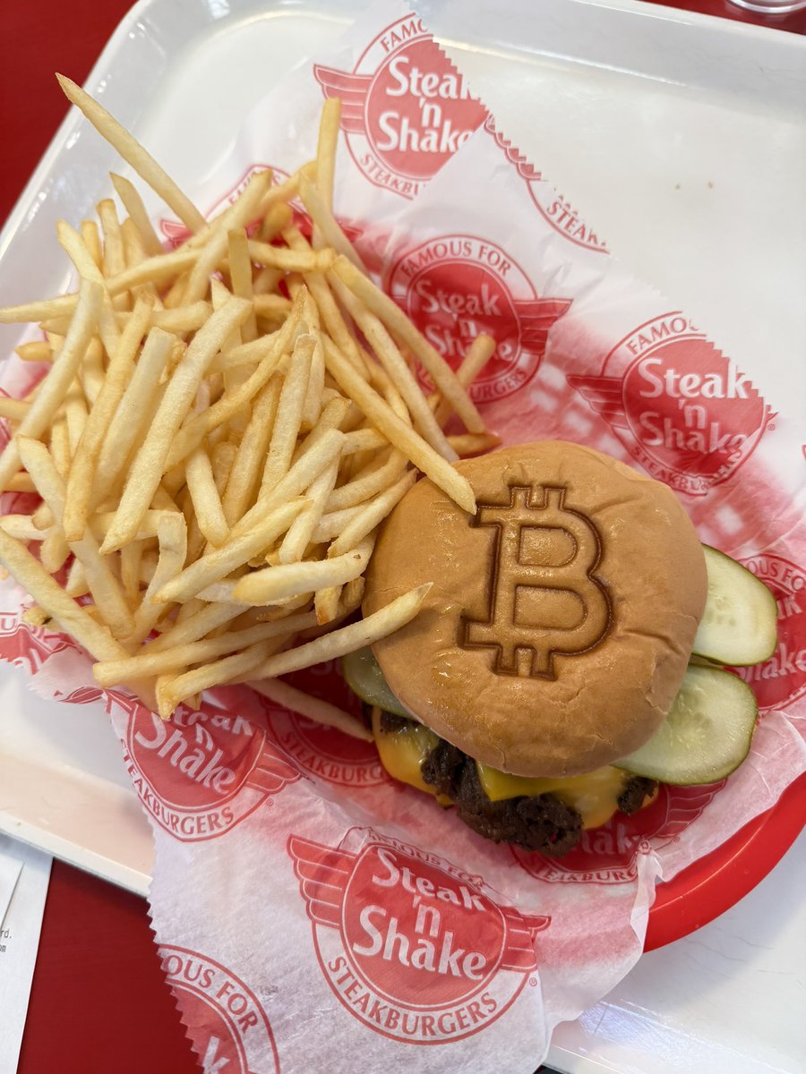 cam182411's tweet image. Thanks for the food and the sats @SteaknShake and @fold_app