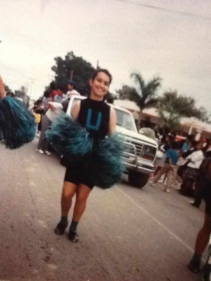 TBT 🩷 20 de noviembre… para mí era la fecha de siempre participar en el desfile. Desde primaria y hasta prepa ahí andaba 😊 Gratos recuerdos 💕 aquí en segundo de secundaria 🥰