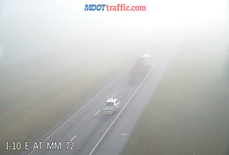 MississippiDOT's tweet image. 🌫️ It's a tad foggy around large portions of MS, y'all! 😶‍🌫️

Recall what you should do in these conditions if you're out driving:
🔅 Low-beam or fog lights only
🚫 No cruise control
↔️ Give others plenty of space
👀 Keep your eyes on the road

Stay safe!

#MSwx #DriveSmartMS