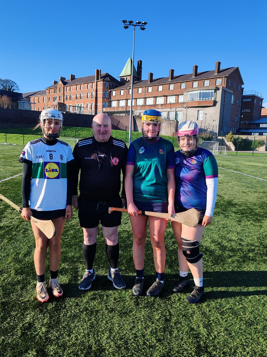 Réidh le toiseacht

Dominican Fortwilliam v St Aidan's Cootehill v