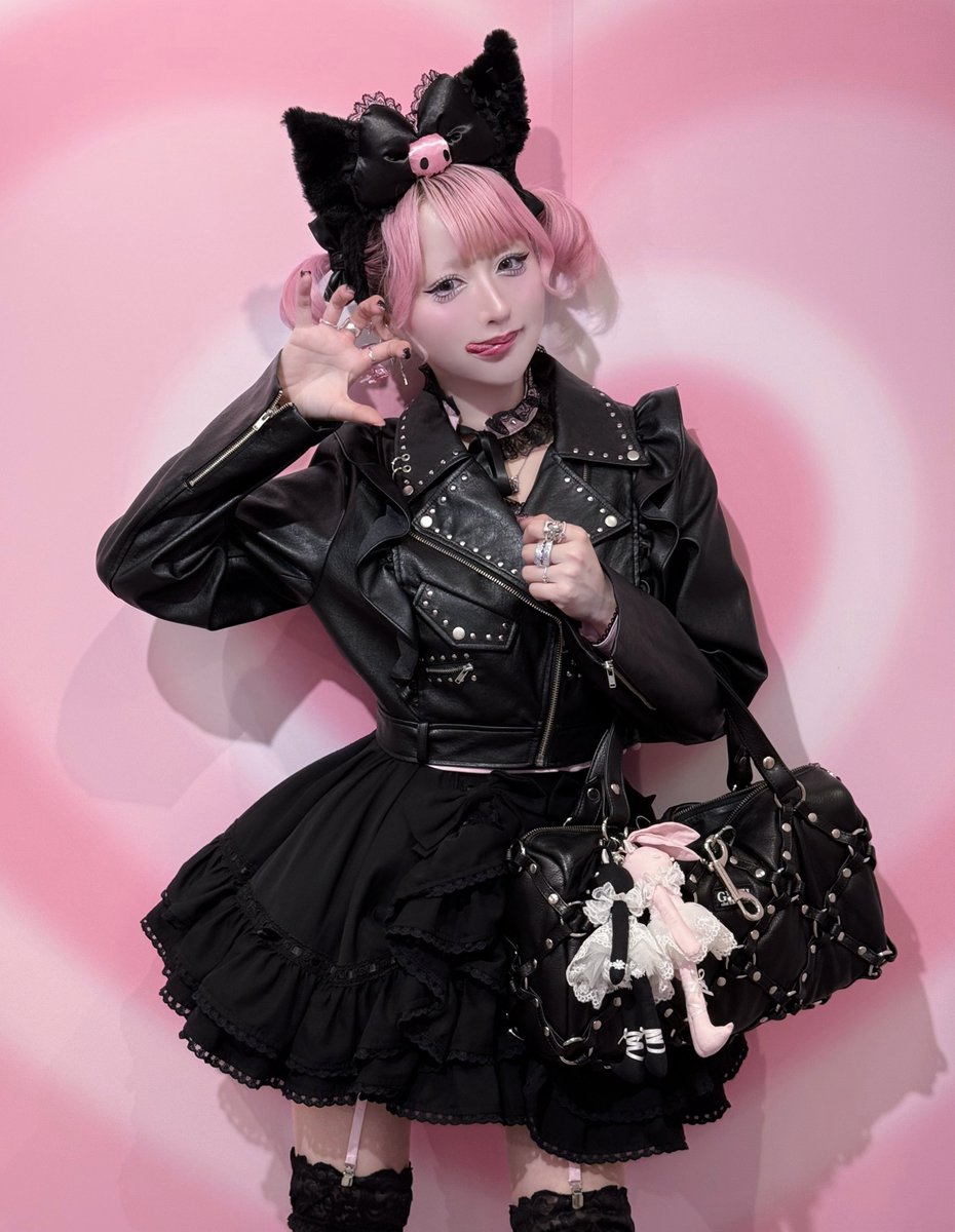 l_vesickpinkbby's tweet image. 