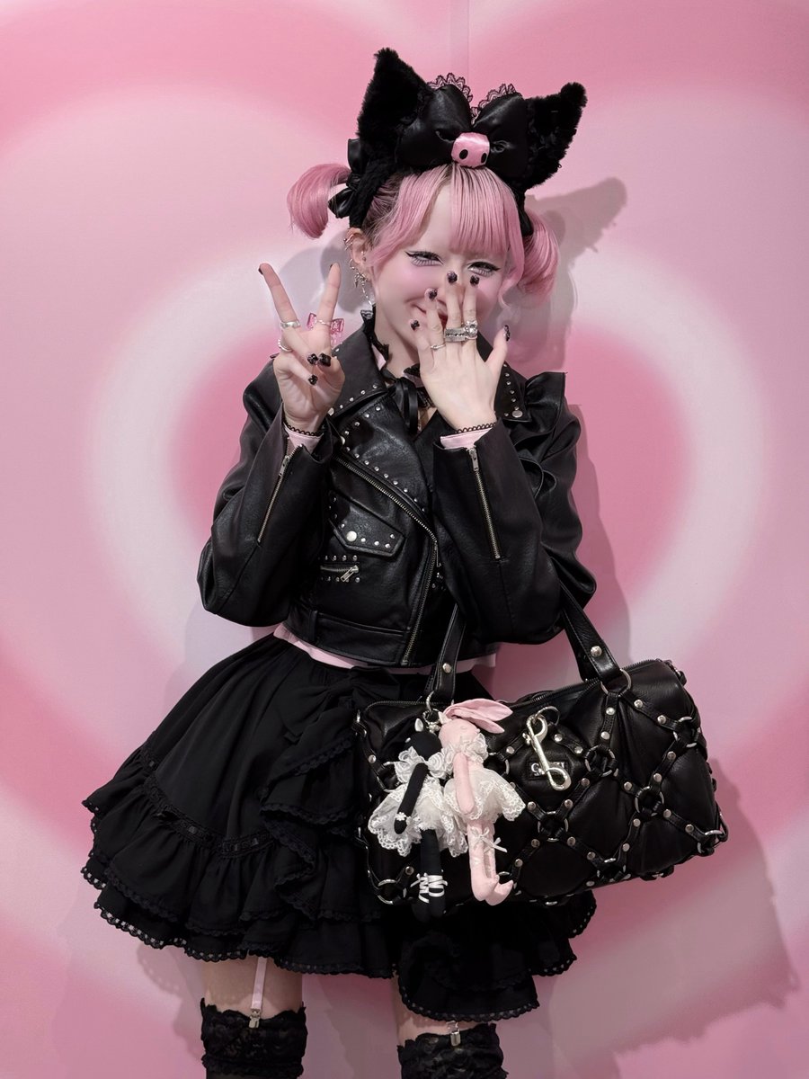 l_vesickpinkbby's tweet image. 