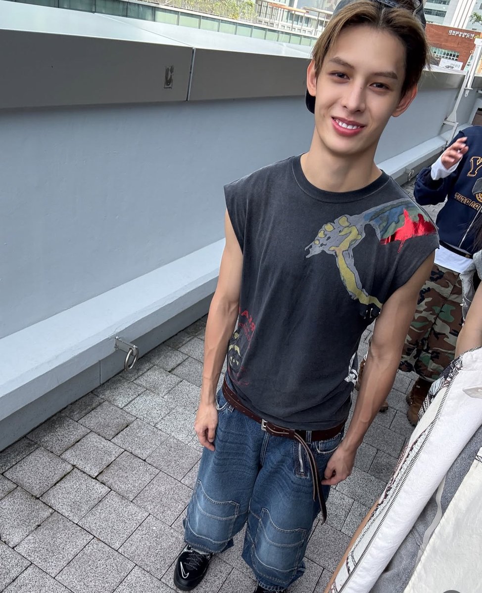 lindsy_swift's tweet image. everyone on here going crazy over james... you dont know my son the way i know him 😔