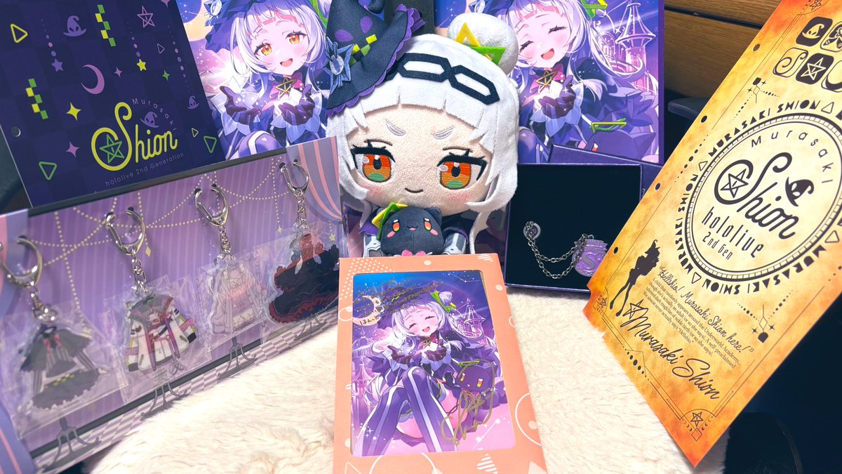 紫咲シオン シオンちゃん最後のグッズ届いたよ！🌙 直筆サインに書い