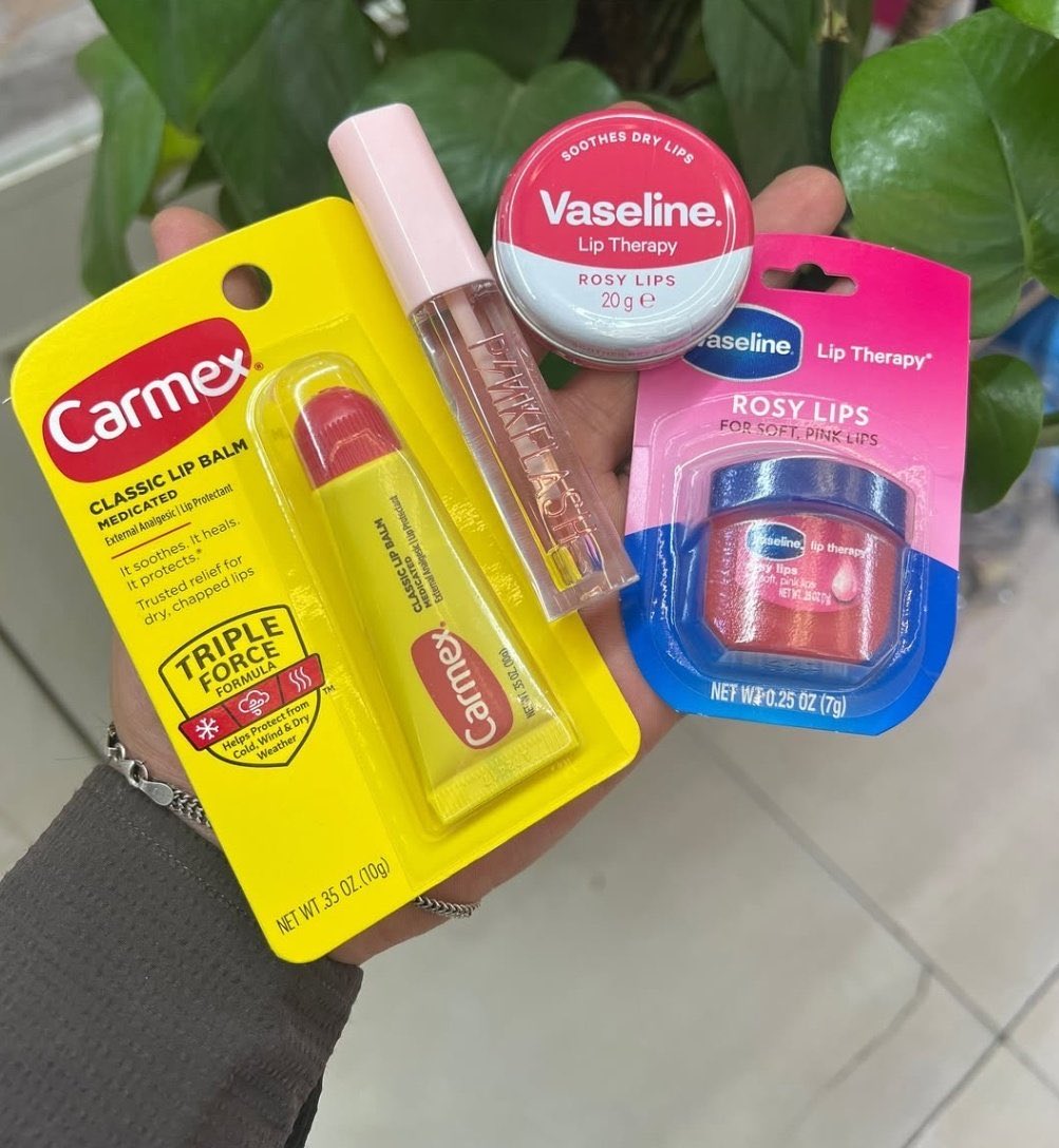 بالنسبة لي هذي أفضل أنواع المرطبات للشفايف , اعتمدوها 😍
كىود خصىم نايس ون: Fb822