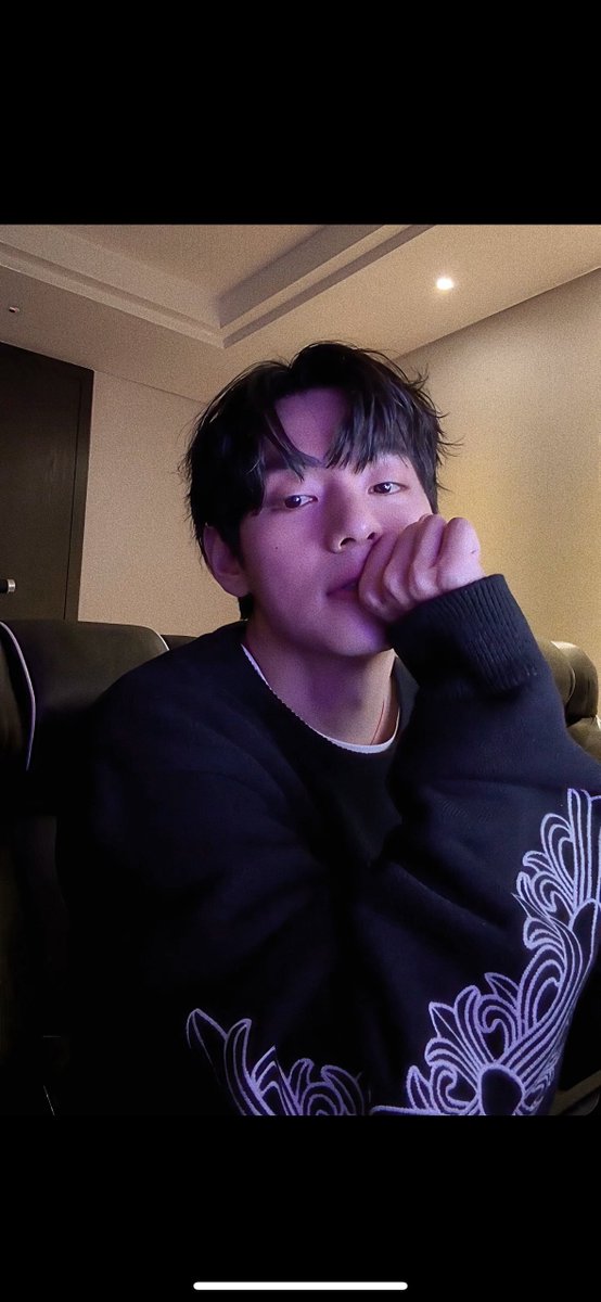 ma_sa0707's tweet image. ONとOFFの差にやられる🫠🫠🫠

 #BTSV
 #KimTaehyung
 #김태현
 #WeLoveYouTaehyung