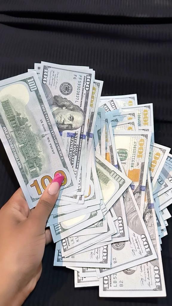 DebestDBTs's tweet image. US dollar is so beautiful 😅😅