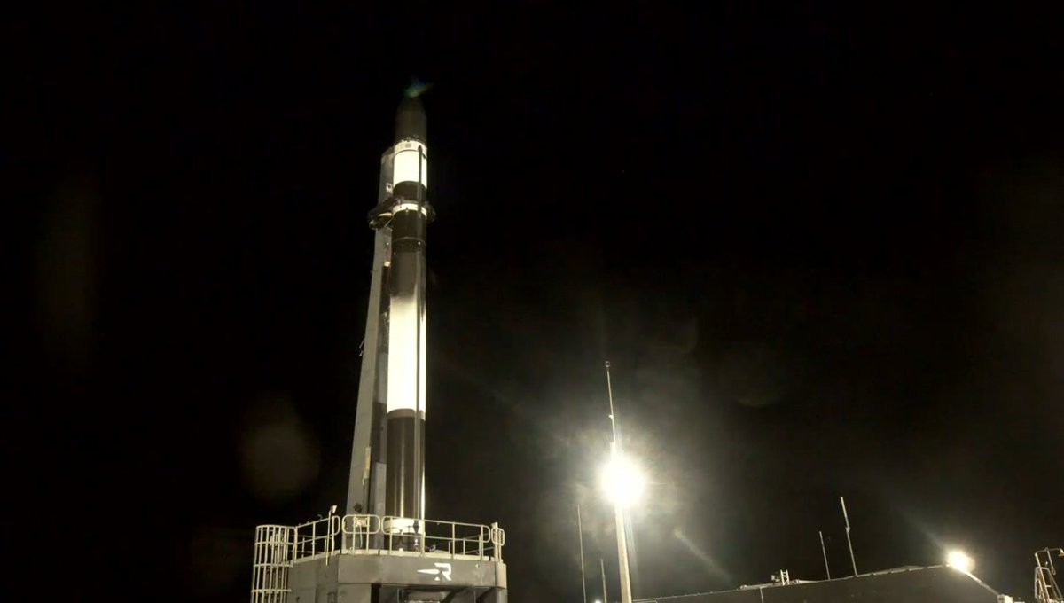 RocketLab's tweet image. T-60 minutes to liftoff for our next Electron launch.

✅ LOX load is underway
✅ Weather is GO
✅ Payload is healthy
✅ Launch vehicle is ready

Join us as we follow Electron’s speed all the way to orbit. Broadcast begins approx. T-20 mins. bit.ly/4oR1v2V