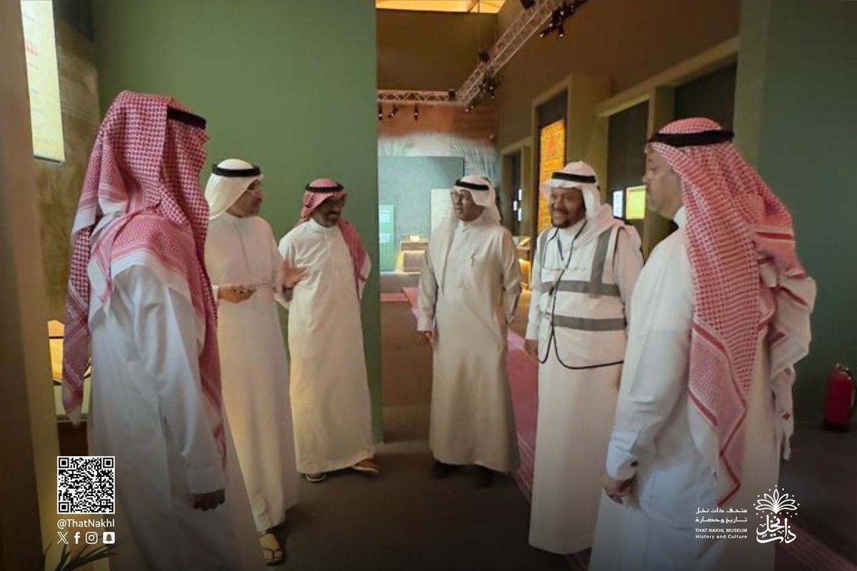 ThatNakhl's tweet photo. في رحلة مليئة بالمعرفة والاكتشاف سعدنا في متحف ذات نخل باستقبال وفد فريق بيئي التطوعي. حضور أثْرى التجربة ووثّق ارتباط المجتمع بتاريخ المكان🏺

#متحف_ذات_نخل https://t.co/zu0SB7Htyu