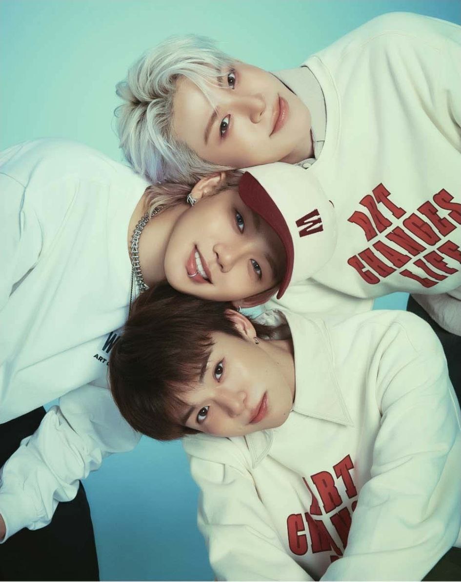 HYUN5UKCHOI's tweet photo. Wonderwall Edition X Treasure https://t.co/uPwMJPW7sv
