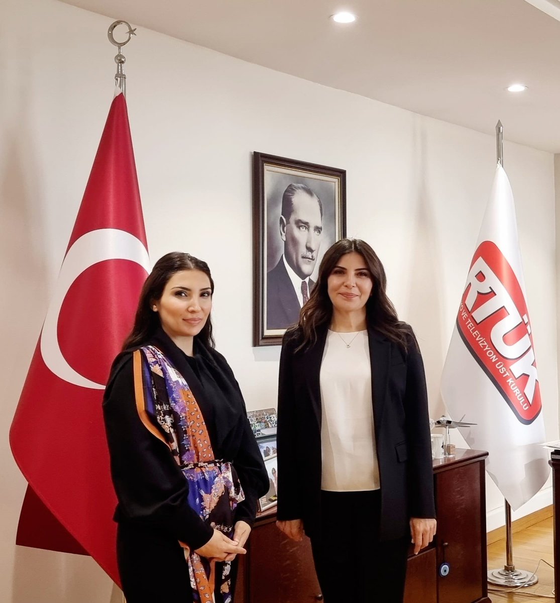 Radyo ve Televizyon Üst Kurulu'nda gerçekleştirilen seçim sonucunda #RTÜK Başkan Vekilliğine seçilen değerli dostum Dr. Deniz Güçer’i yürekten kutluyorum.
31 yıllık RTÜK tarihinde ilk kez bir kadın üyenin bu göreve gelmesi sadece kurum açısından değil, Türk medyası adına da