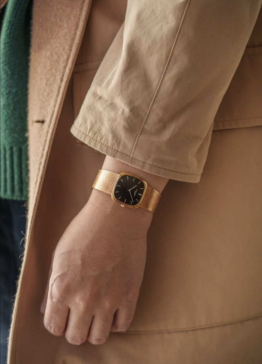 himaginism's tweet image. 買っておけばよかった。シルバー市場に出てるけど、やっぱりゴールドの方が自分の肌の色的にしっくりくる気がする。欲しい・・・。