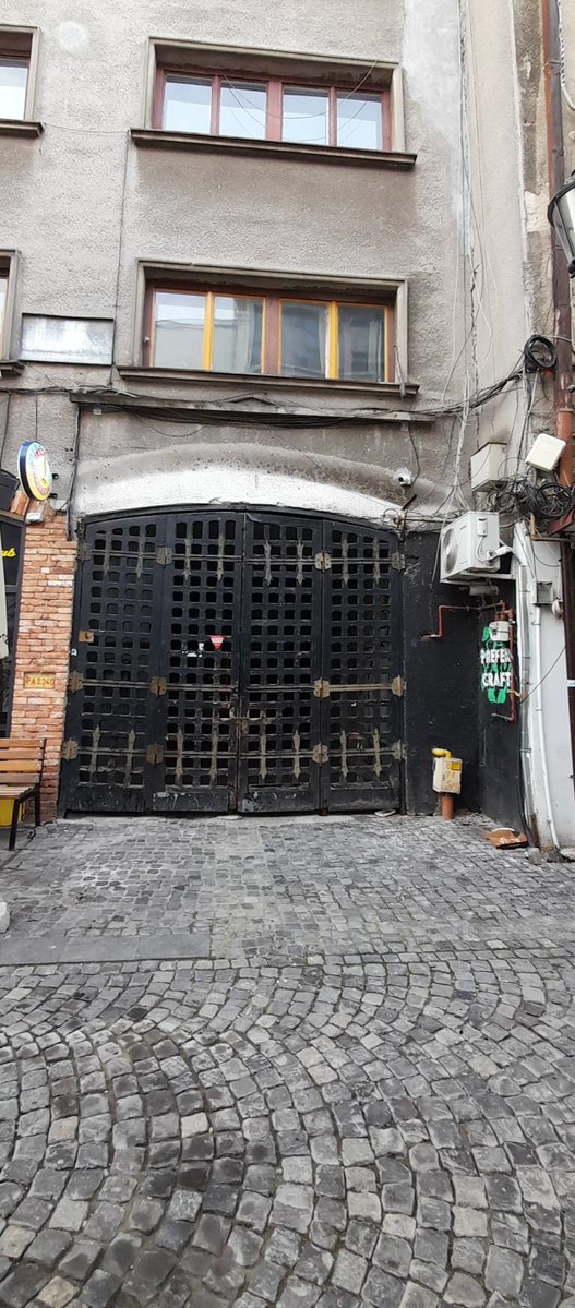 PatFurstenberg's tweet image. Old Town Bucharest  
I love the cobblestone streets. 

Turn of the century and Belle Epoque.

#Thursgate #lovegates 
#architecturelovers #travelphotography #Im4Ro 
📸 me