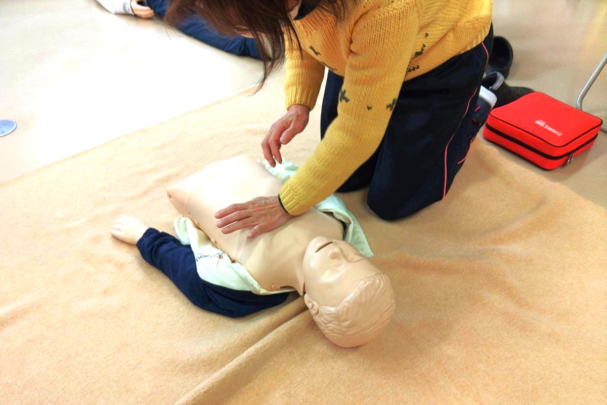 polaris_guides's tweet image. 【上級救命講習修了🚑】

#豊富町観光協会 の方と一緒に、#豊富消防署 で年1回開催されている上級救命講習を受講してきました🙇

これからも安全なツアー運営を心掛けつつ、いざというときに慌てずに冷静に対処できるよう準備していきたいと思います🍀

#北海道 #豊富町 #消防署 #上級救命講習