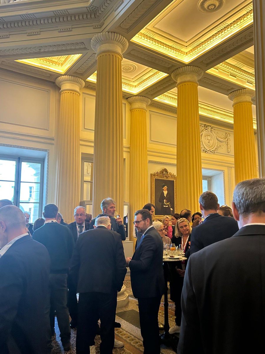 🇫🇷 Hier, dans le cadre du 107e congrès des maires, les sénateurs <a href="/passioncommune_/">La Seine-Maritime, une passion commune !</a> avaient convié les élus de leur département Seine-Maritime, le Département pour un moment convivial. 
👍 Un moment d’échanges et de partage pour les remercier de leur engagement au quotidien.