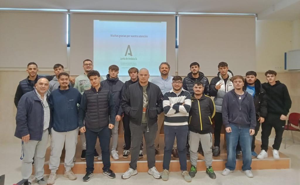 IAJuventud's tweet image. 🔷 El #IAJ impulsa la orientación vocacional en el Colegio Portaceli con una jornada para el alumnado de FP. 👉 juntadeandalucia.es/organismos/iaj… 

#Empleo #jóvenes #FormaciónProfesional