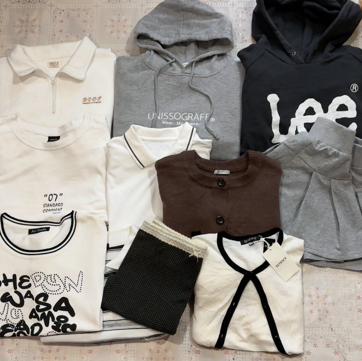 pinkcesssastore's tweet photo. * new lot !💬🥛🧳
งานใหม่มาแล้ว งานคัดสวยทุกตัวค่าา

🛒ส่งเหมา 35 ปักรอไว้เลย
✿ เจอกันพรุ่งนี้ 🕣 20:00 ✿

มาให้ไวไม่งั้นพลาดของสวยๆน้า💨

#ส่งต่อเสื้อผ้า #ส่งต่อเสื้อผ้ามือสอง #เสื้อผ้ามือสอง  #ส่งต่อvghbkk #ส่งต่อstylist #ส่งต่อbeming #ส่งต่อเสื้อมือสอง #เสื้อผ้ามือ2 #โล๊ะตู้ https://t.co/FxB9EFpuCA