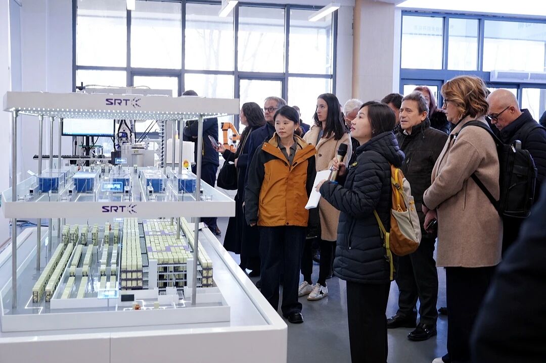 softrobotgrip's tweet image. 💥Big news from SRT! A 29-strong delegation from Italy’s Confindustria Vicenza just visited our Beijing HQ—talking soft robotics, AI integration, and the future of smart manufacturing. Learn more. 👉
softrobotgripper.com/blogs/news/chi…
#softgripper #softrobotics #AutomationSolutions