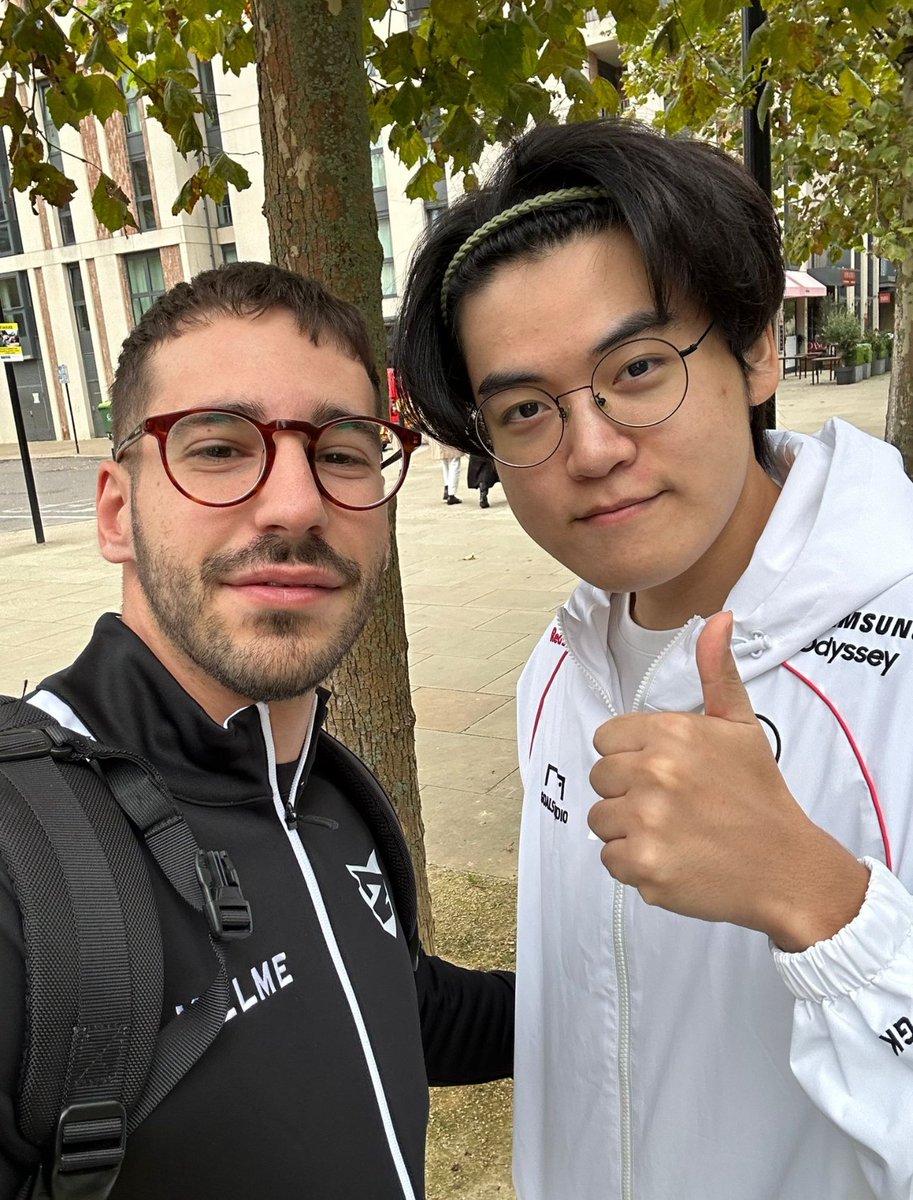 Te recuerdo Chou que la realidad siempre supera a la ficción y aquí <a href="/Lgend1/">Carlos</a> le dió 4 lecciones de botlane a Gumayusi