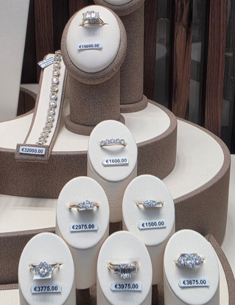 wardiamonds's tweet photo. @Channel4News Meanwhile the blood diamond laundering #KimberleyProcess was meeting in Dubai and delegates refused to broaden the definition of a "conflict diamond" thus allowing Israeli #GenocideGems to continue flooding the market labelled conflict free. #BDS #SDG https://t.co/knsXLFUwjh https://t.co/sPrMWQEhWt
