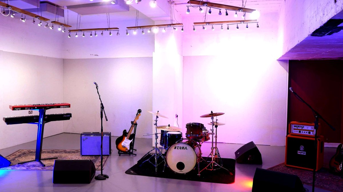 EngineRoomSW's tweet image. Festival season at the engine room - The Engine Room in Bristol provides a soundproofed space ideal for festival rehearsals, offering flexible bookings for tour preparation to ensure artists are fully ready for live performances. Get in touch for more d...
firebirdstudios.co.uk/festival-seaso…