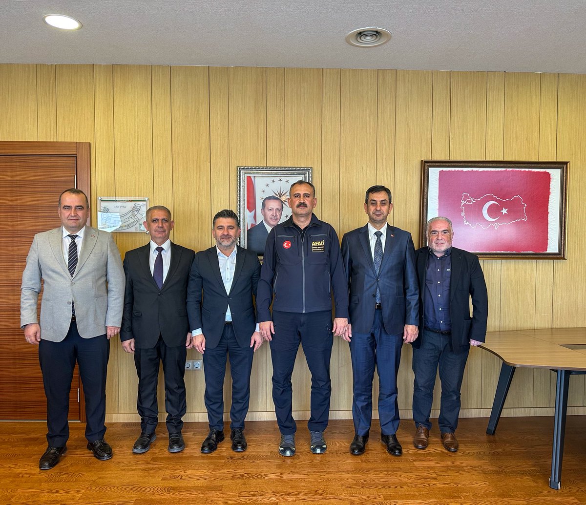 İçişleri Bakanlığı Afad Başkan Yardımcımız, Önder Bozkurt’u ziyaret ettik. Değerli başkanımıza misafirperverliğinden dolayı teşekkür ediyor, çalışmalarında başarılar diliyorum.