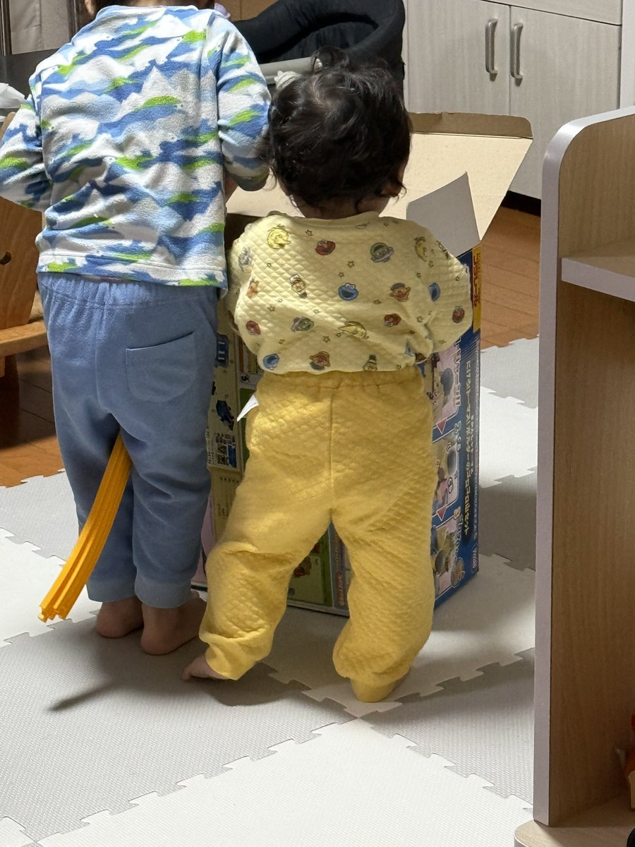 仕入れ商品を強奪するちびっ子ぶらざぁ