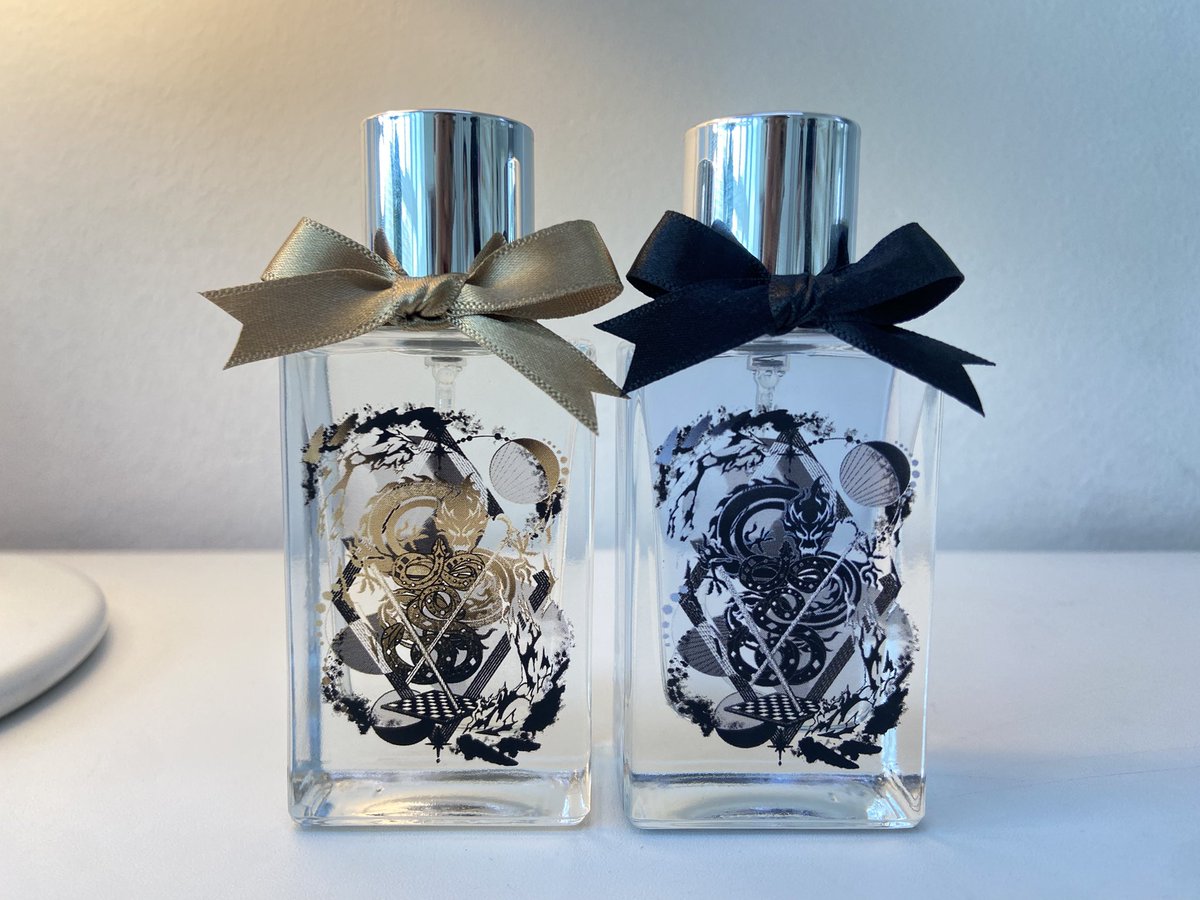 블랙과 컬러의 조합이 멋진 30ml 세로형용기 전사이미지 향수 입니다 ㅎ
이미지가 워낙 멋져 약간의 염료 사용 만으로도 완상도 있게 제작 된 것 같아요 😊

[예약 문의] open.kakao.com/o/sZsQoLt